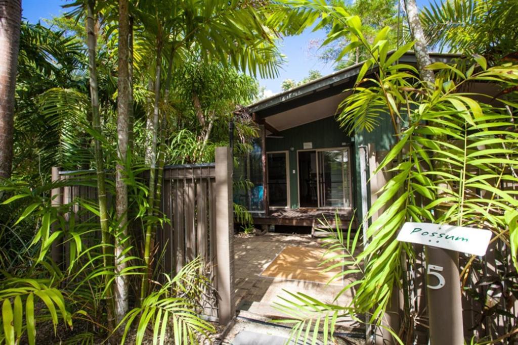 Cassawong Cottages Mission Beach Exterior photo